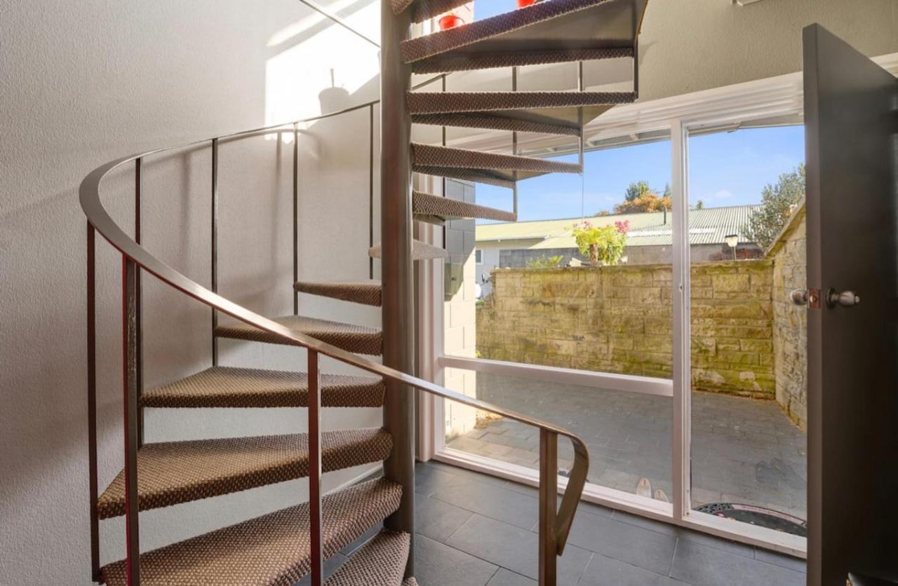 Spacious Utuhina House